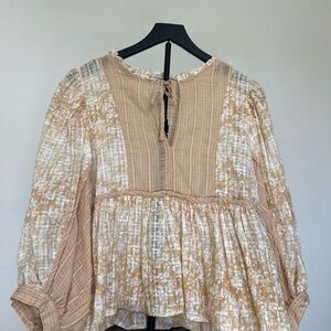 American Eagle Outfitters Tan Floral Blouse
